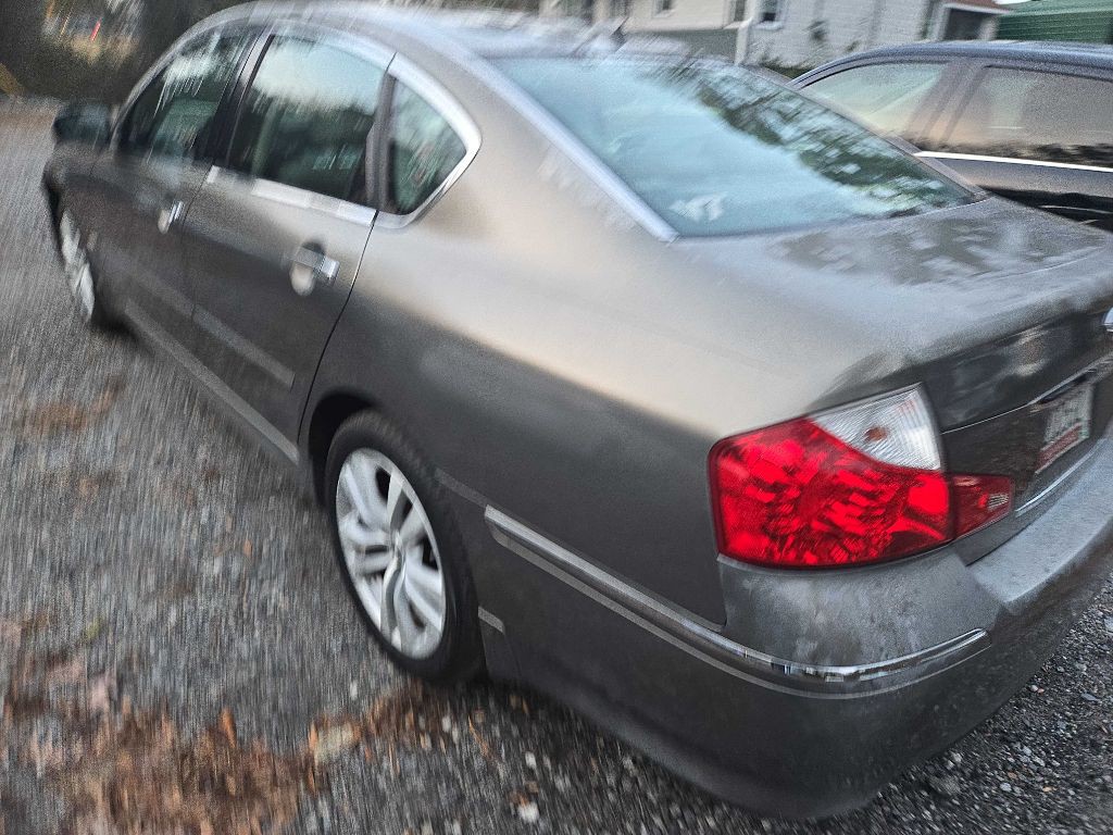 2009 INFINITI M35 Image 9