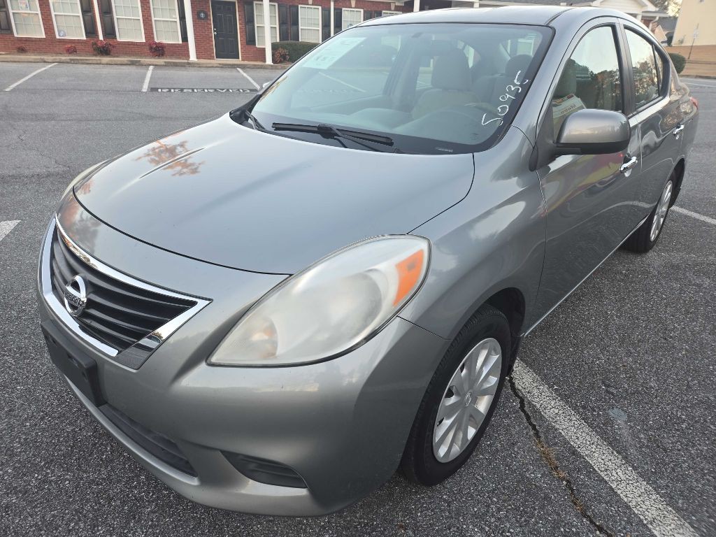 2012 Nissan Versa Image 1