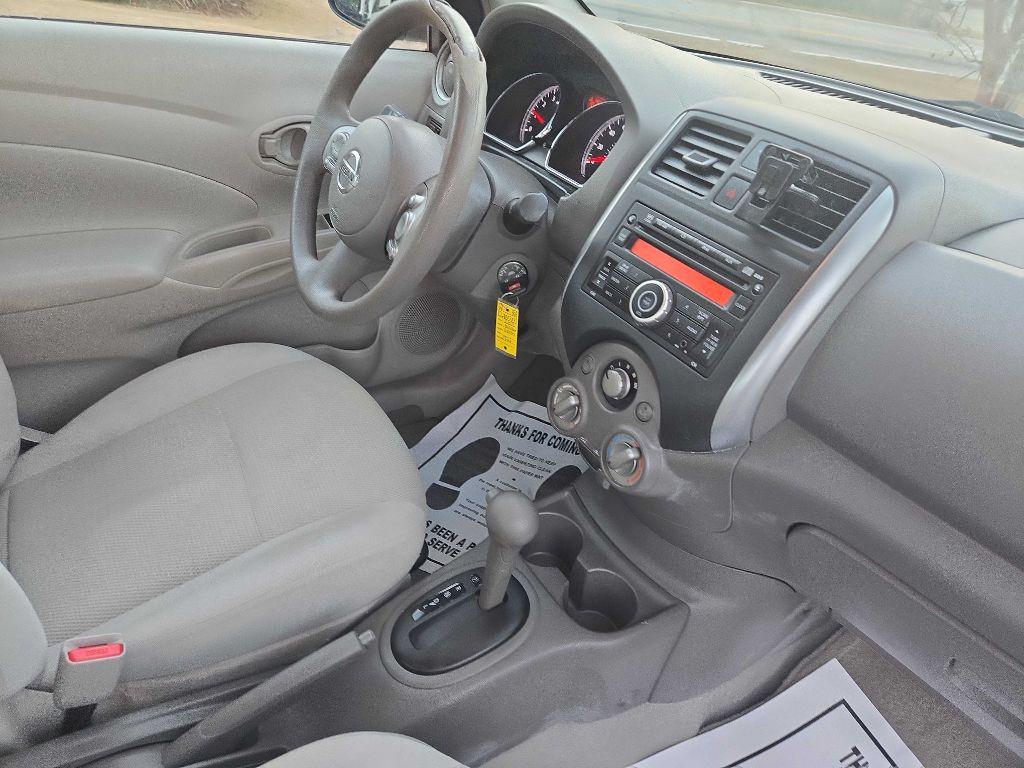 2012 Nissan Versa Image 11