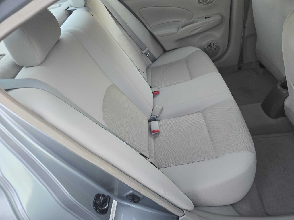 2012 Nissan Versa Image 15