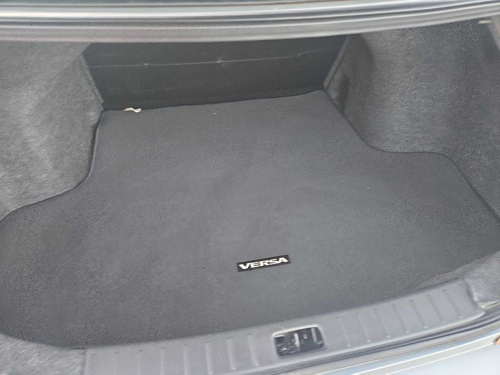 2012 Nissan Versa Image 31