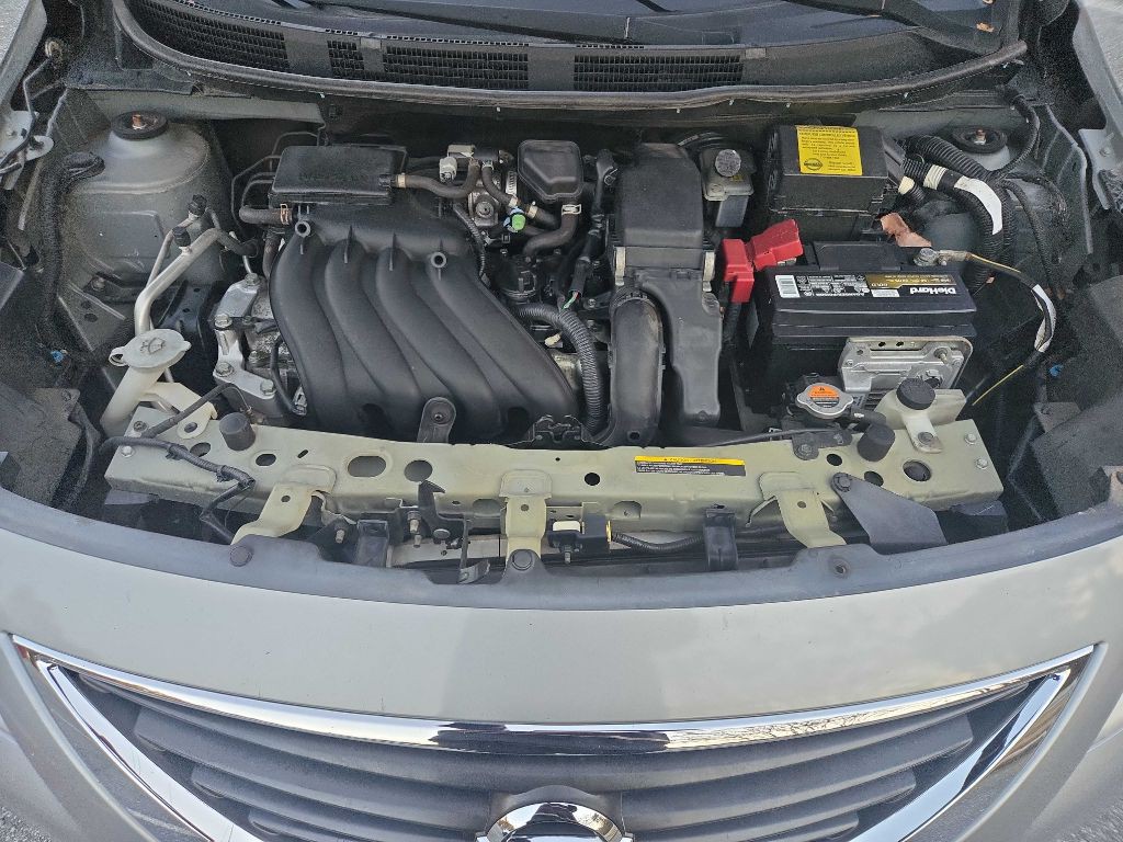 2012 Nissan Versa Image 32