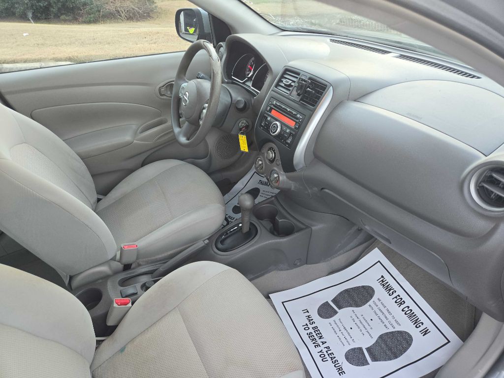 2012 Nissan Versa Image 3