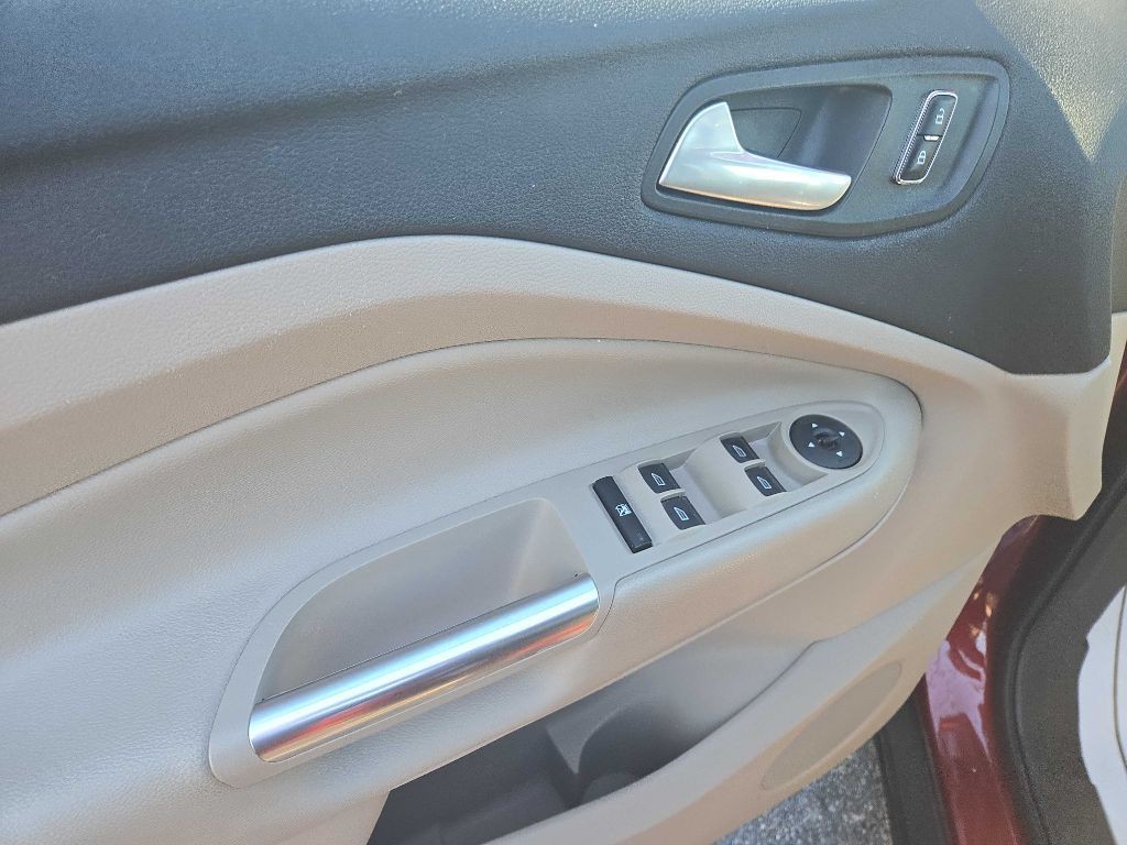 2016 Ford Escape Image 16