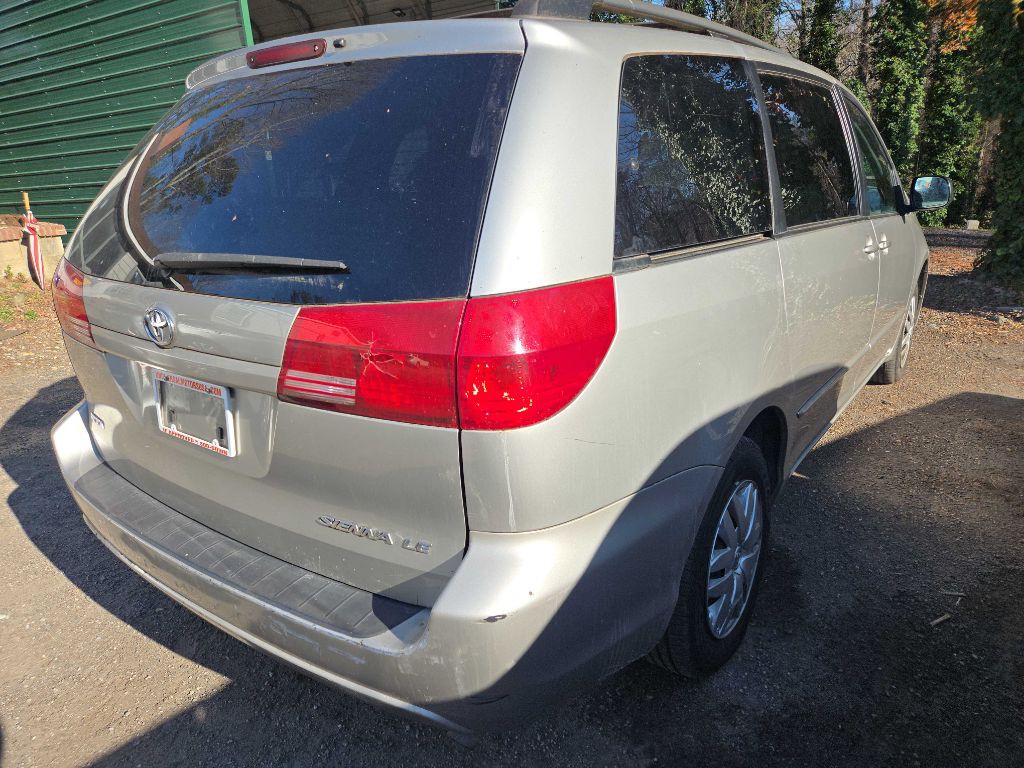 2004 Toyota Sienna Image 7
