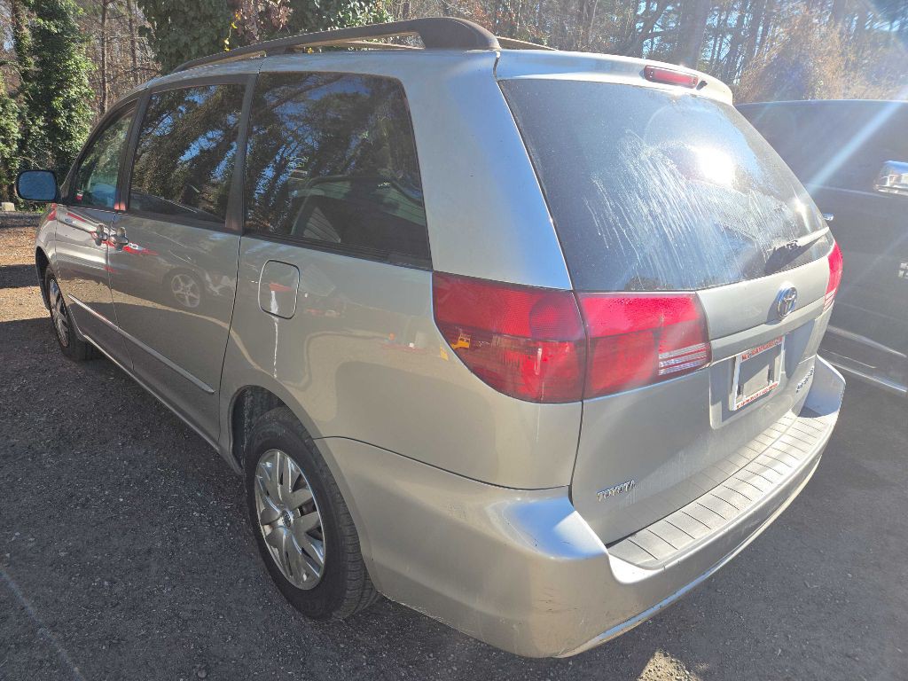 2004 Toyota Sienna Image 9