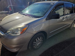 Image for 2004 Toyota Sienna CE ID: 7065959