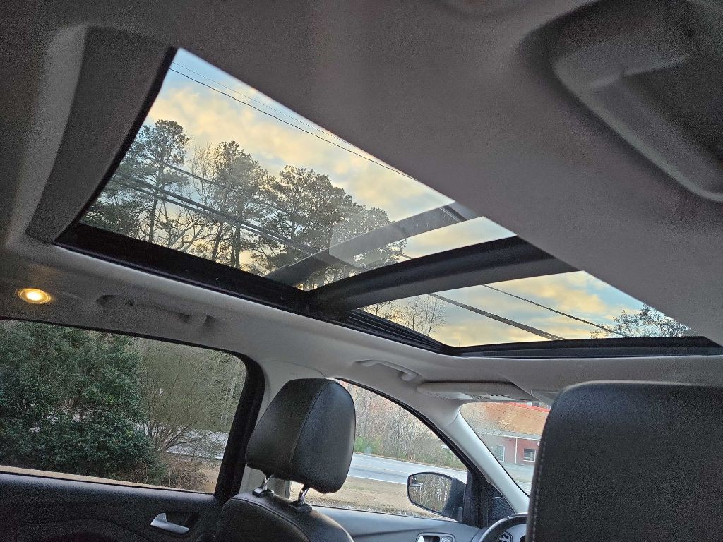 2015 Ford Escape Image 17