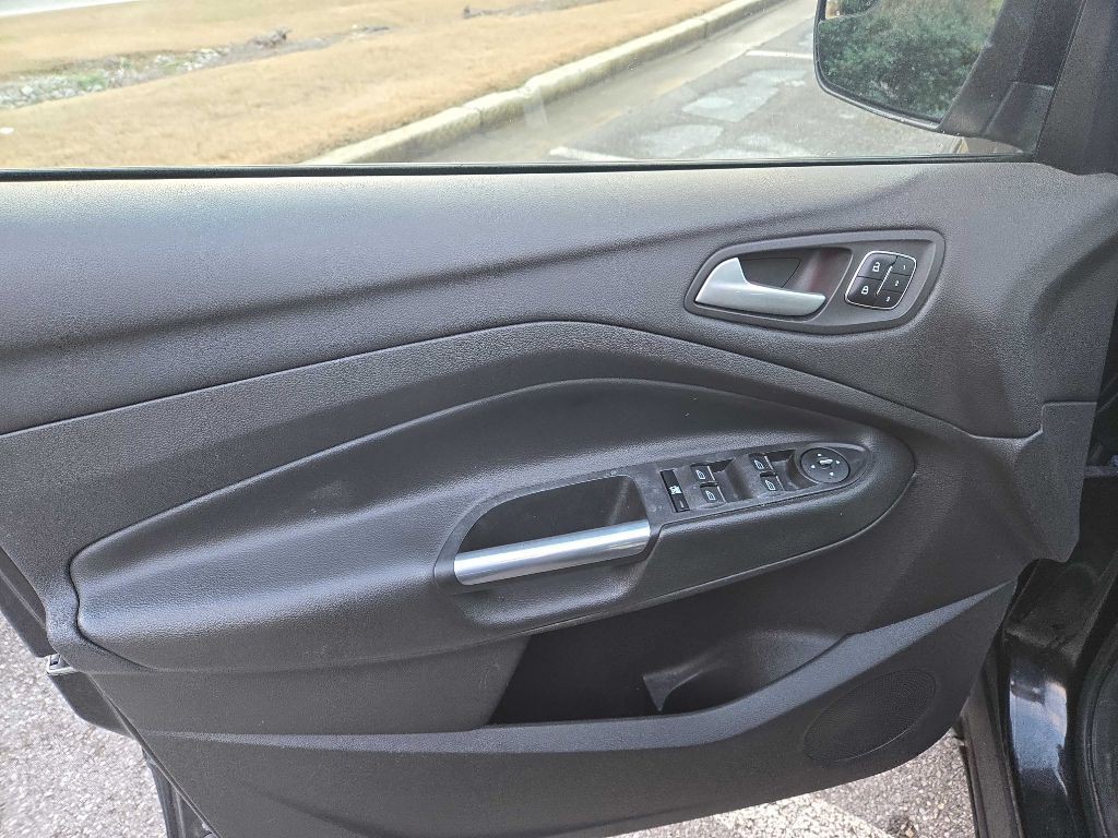 2015 Ford Escape Image 29