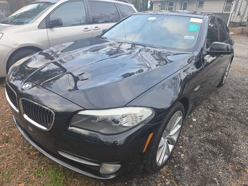 2011 BMW 5 Series Image 3