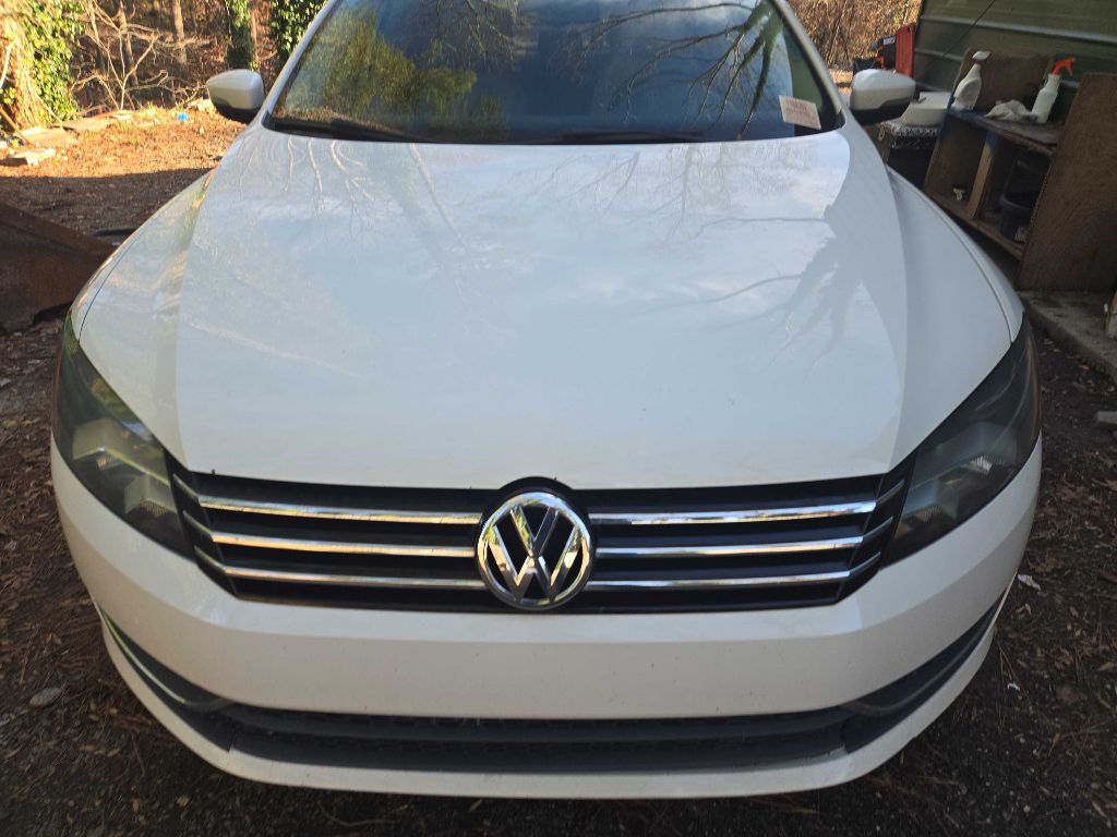 2014 Volkswagen Passat Image 2