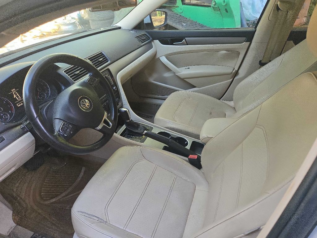 2014 Volkswagen Passat Image 10