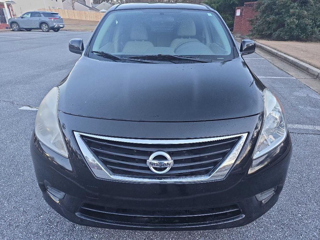 2014 Nissan Versa Image 2