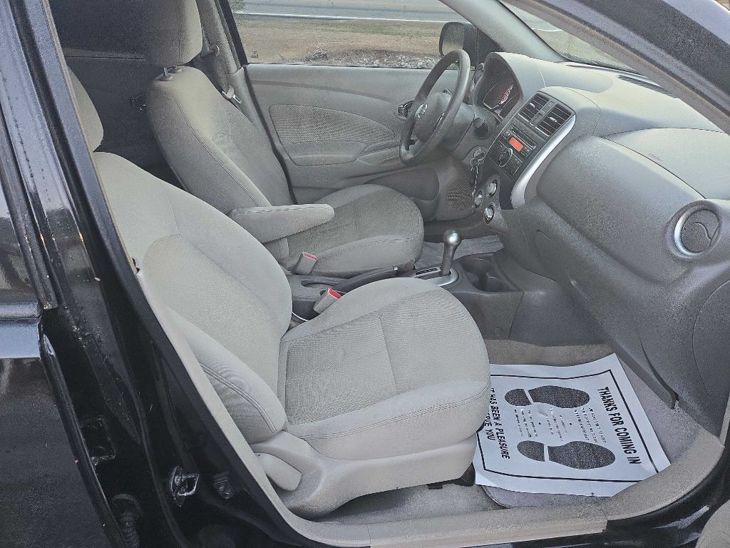 2014 Nissan Versa Image 5