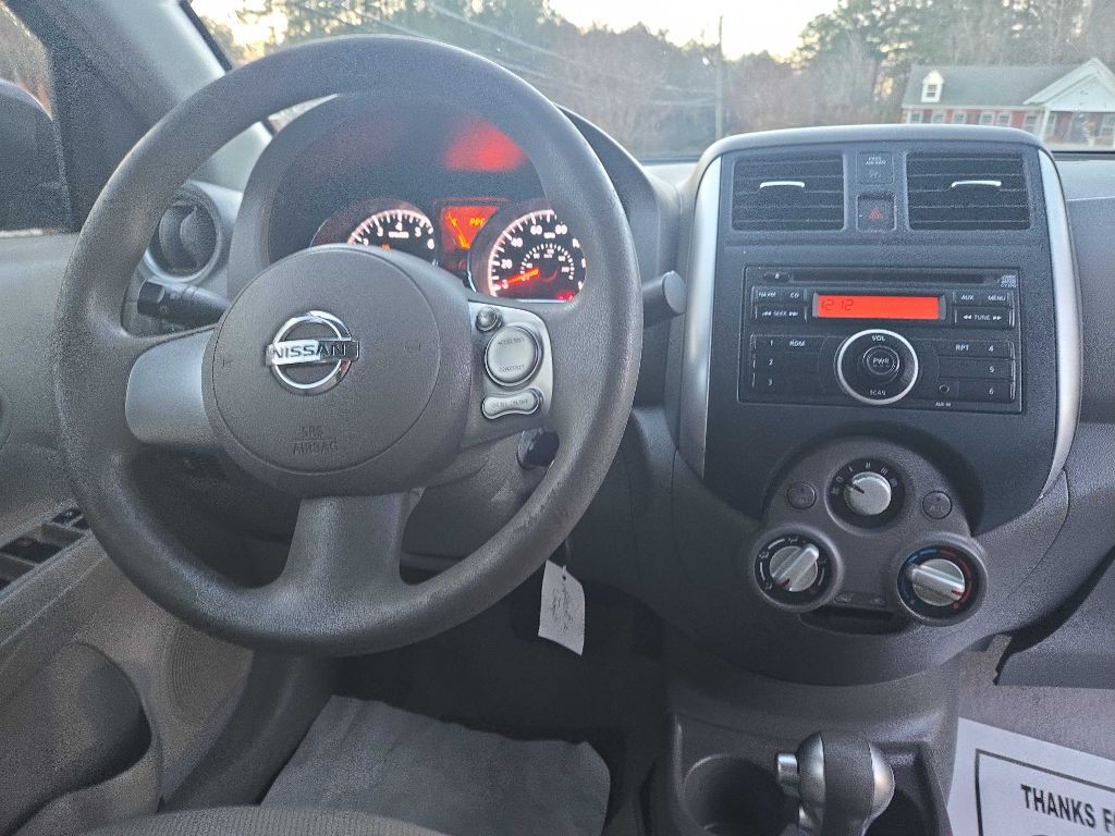 2014 Nissan Versa Image 6