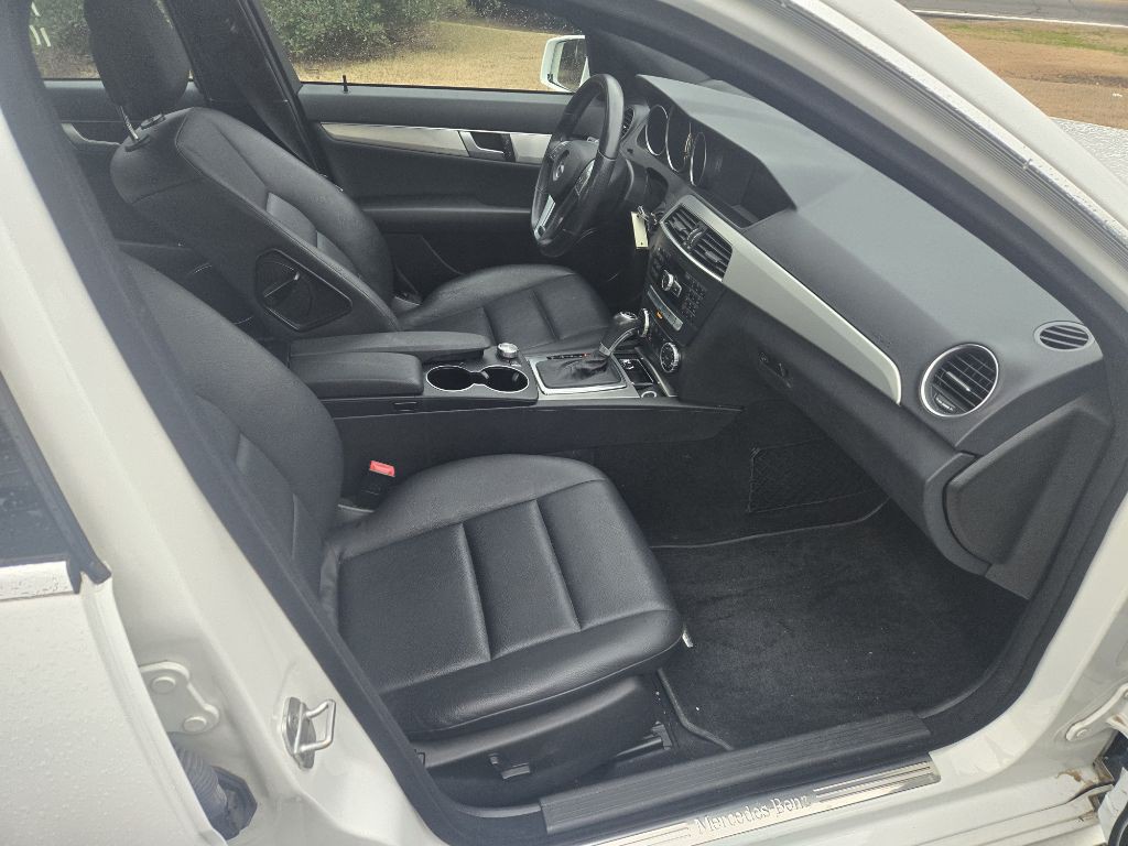 2013 Mercedes-Benz C-Class Image 8