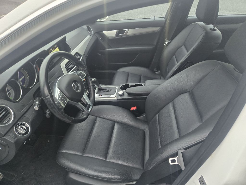 2013 Mercedes-Benz C-Class Image 25