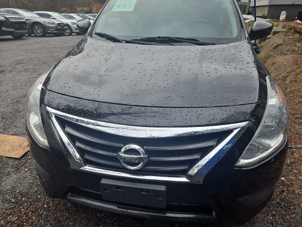 2019 Nissan Versa Image 4