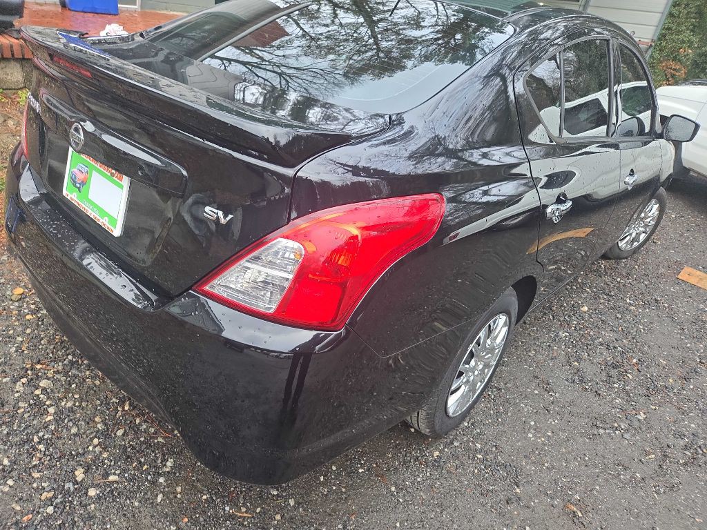 2019 Nissan Versa Image 8
