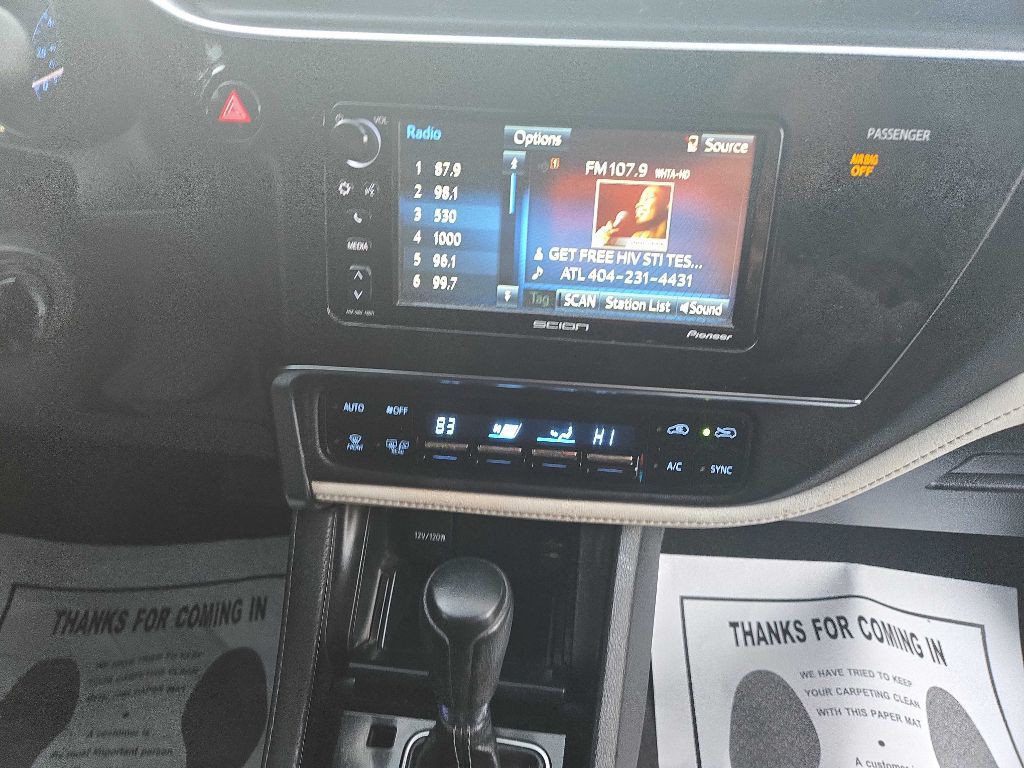 2016 Toyota Corolla Image 8