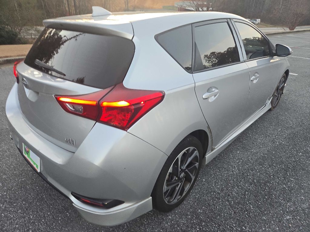 2016 Toyota Corolla Image 12