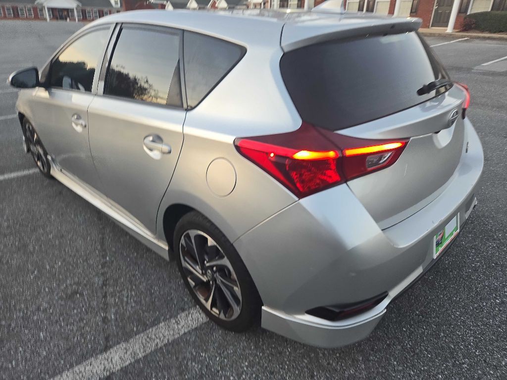 2016 Toyota Corolla Image 16