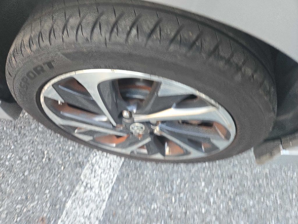 2016 Toyota Corolla Image 17