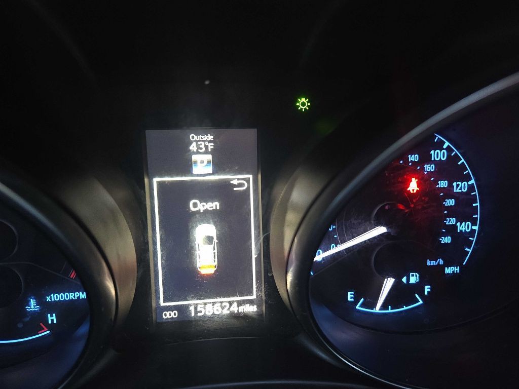 2016 Toyota Corolla Image 25