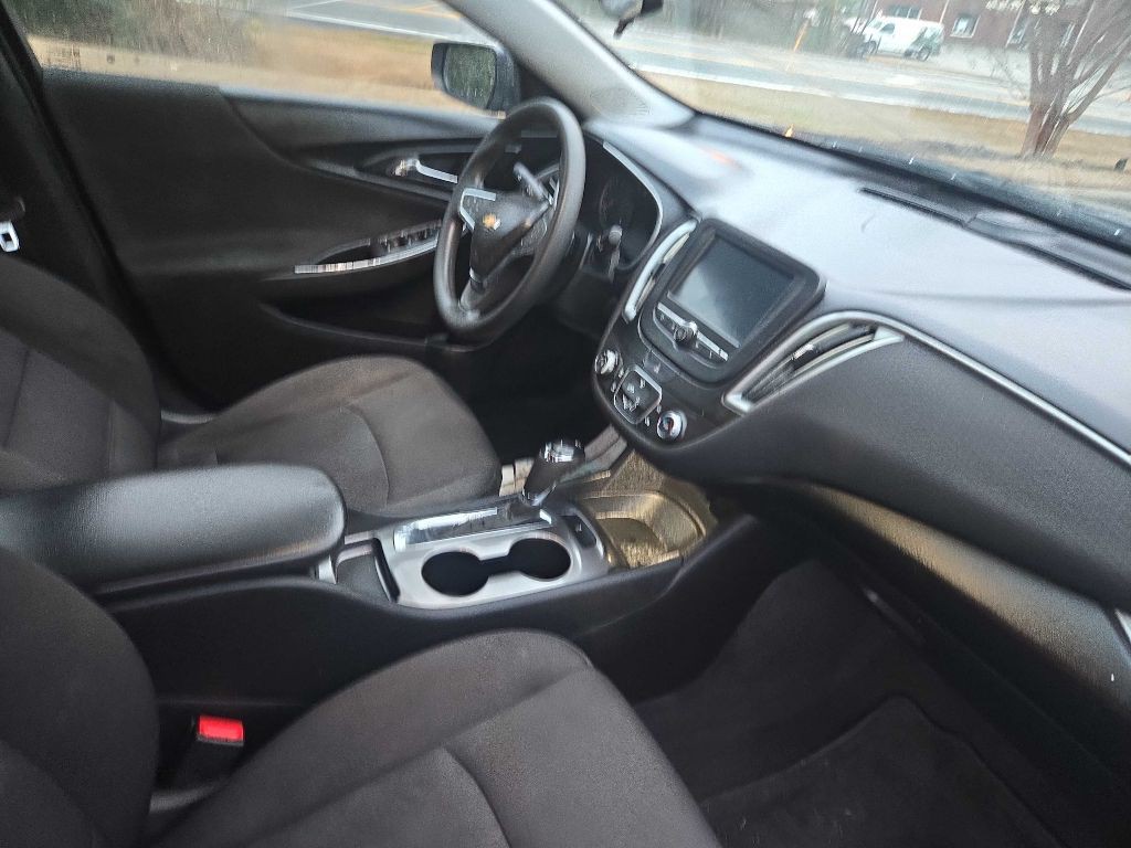 2018 Chevrolet Malibu Image 9