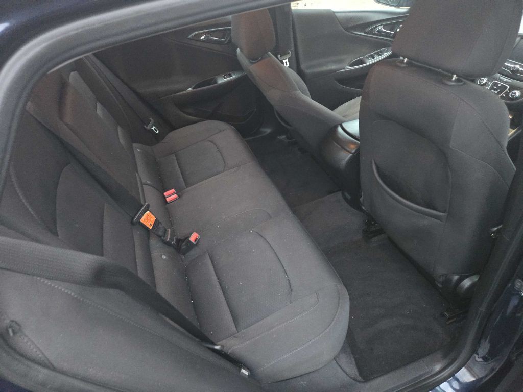 2018 Chevrolet Malibu Image 17