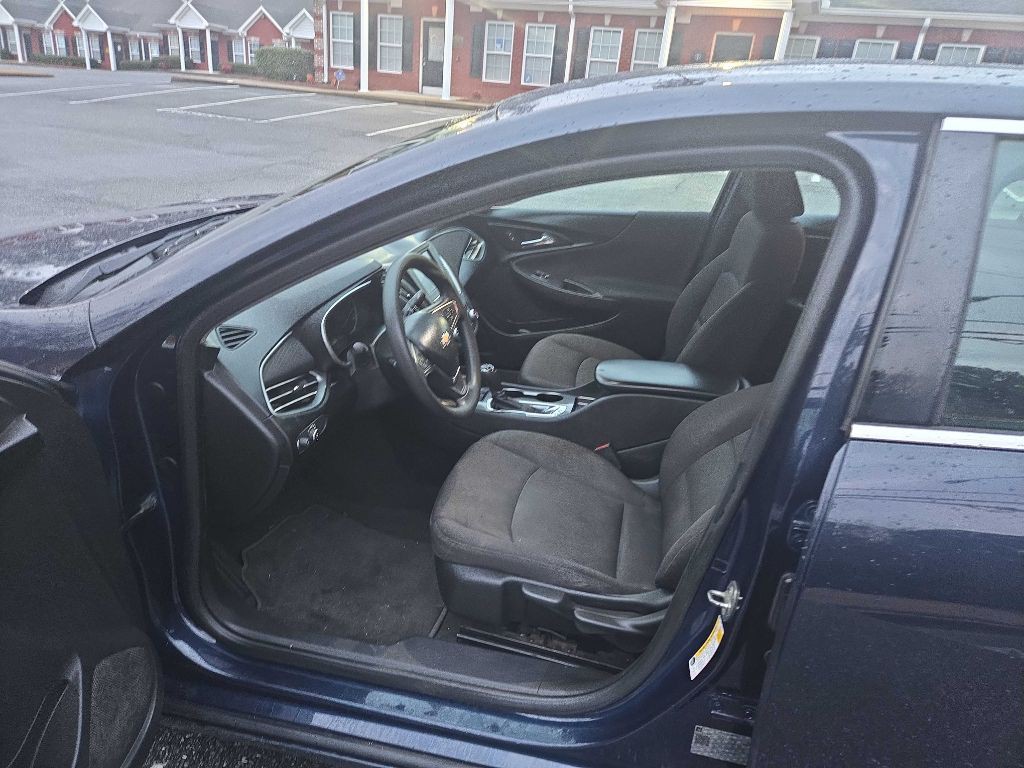 2018 Chevrolet Malibu Image 24