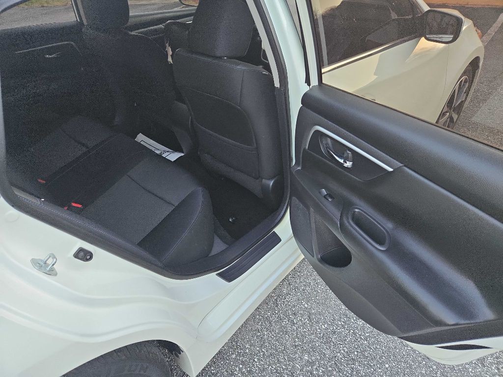2016 Nissan Altima Image 10