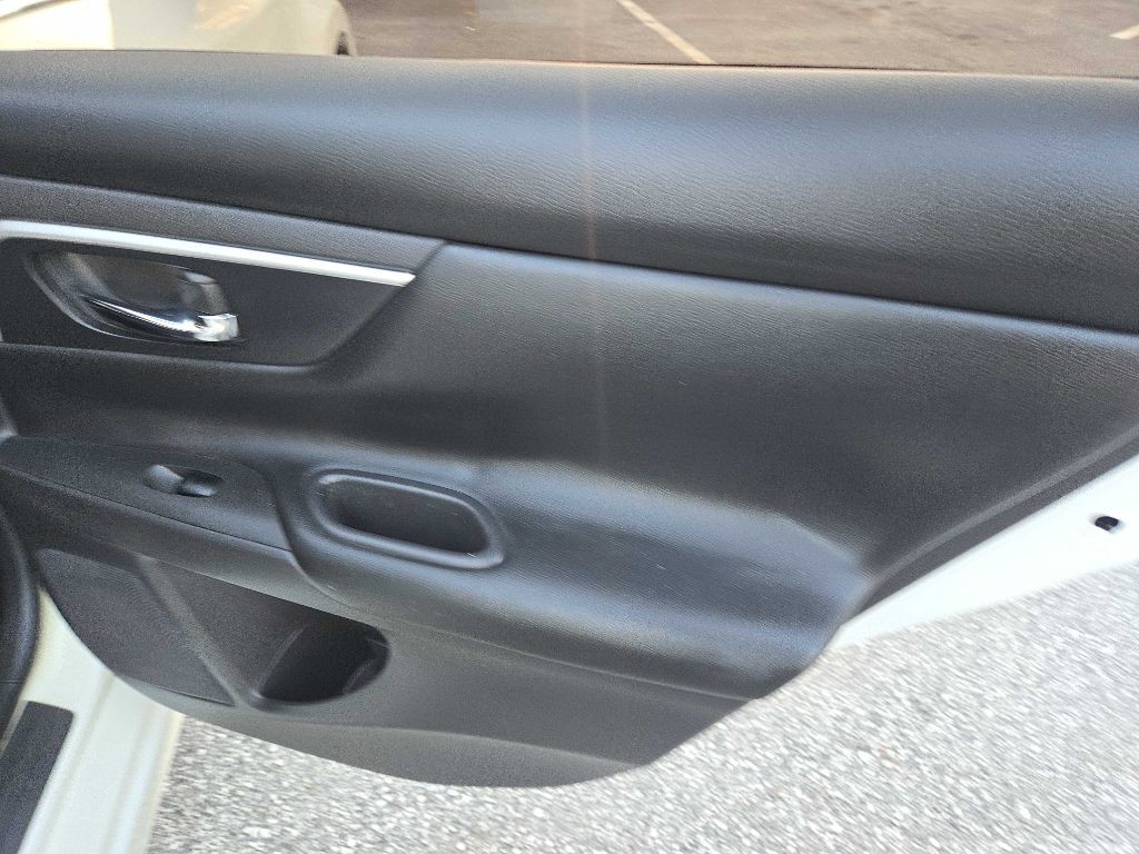 2016 Nissan Altima Image 13