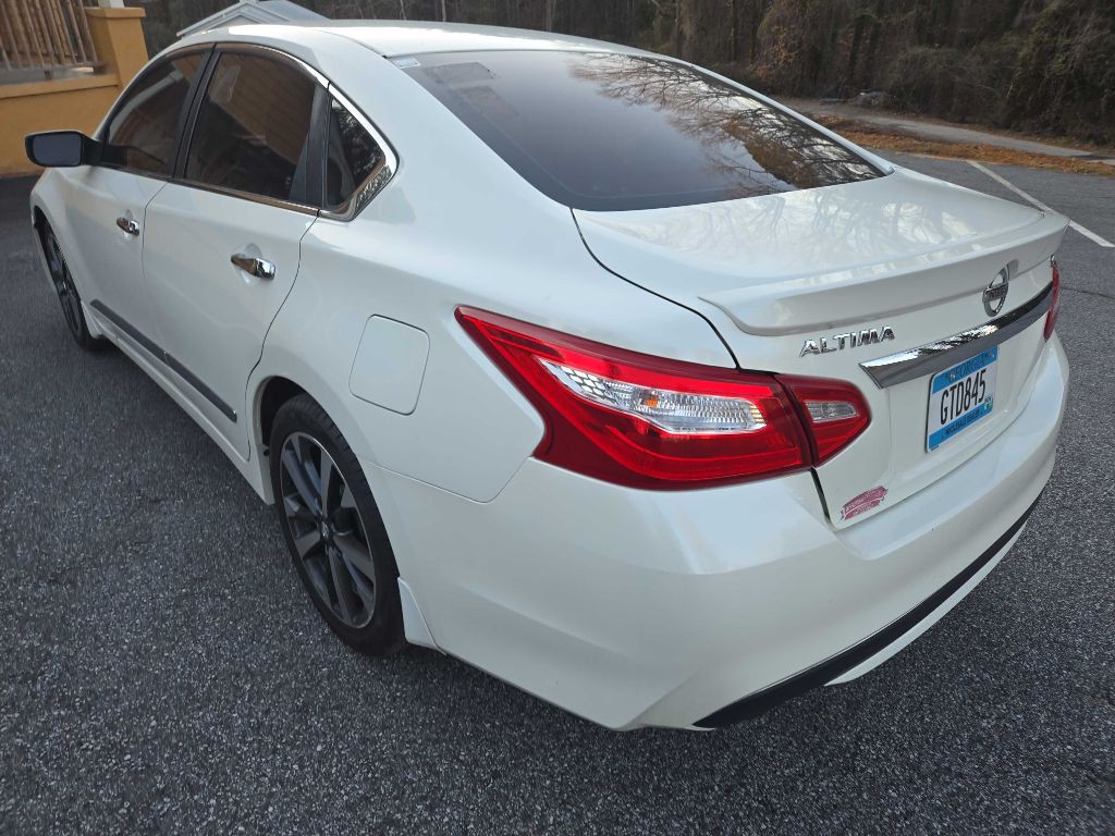 2016 Nissan Altima Image 16