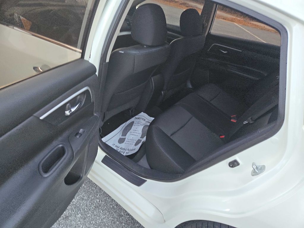 2016 Nissan Altima Image 19