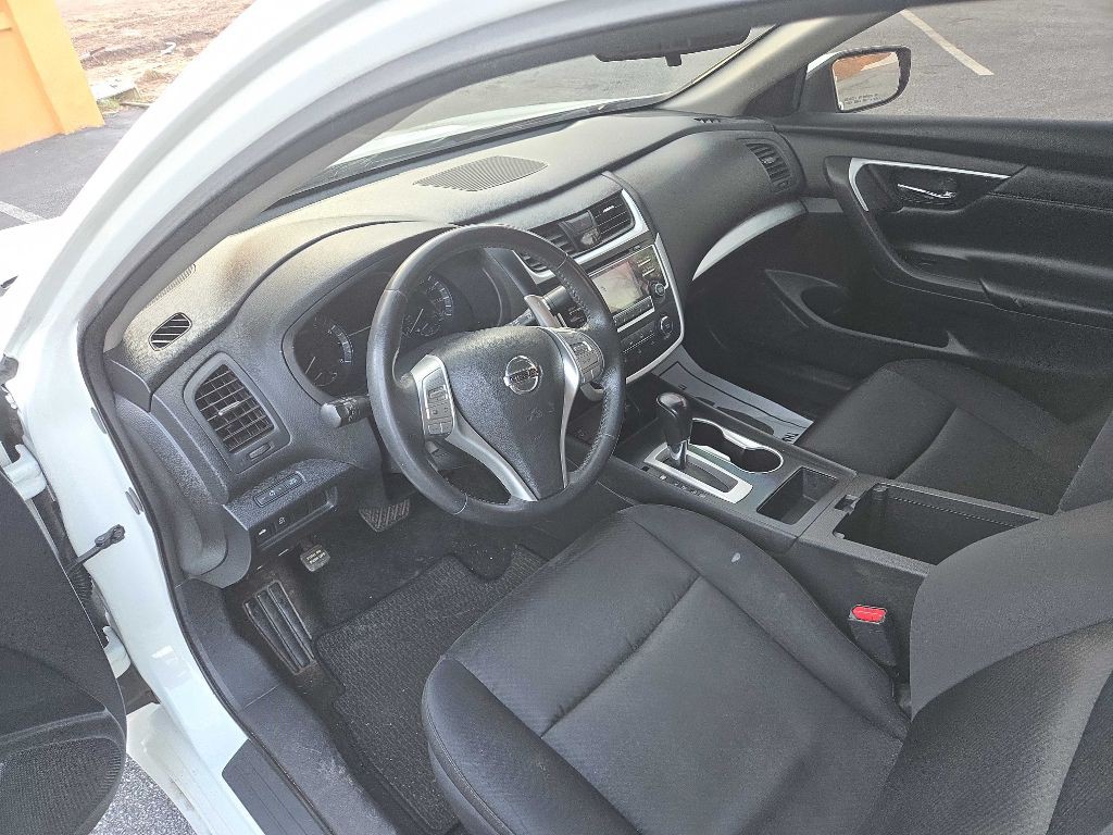 2016 Nissan Altima Image 22