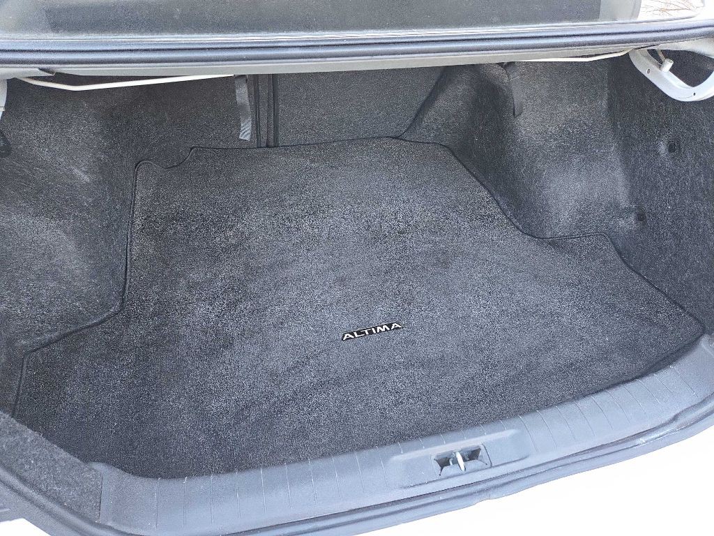 2016 Nissan Altima Image 23