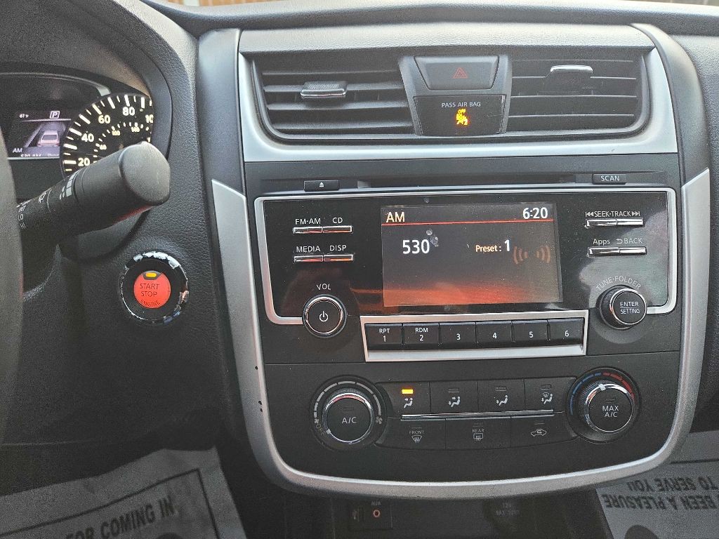 2016 Nissan Altima Image 32