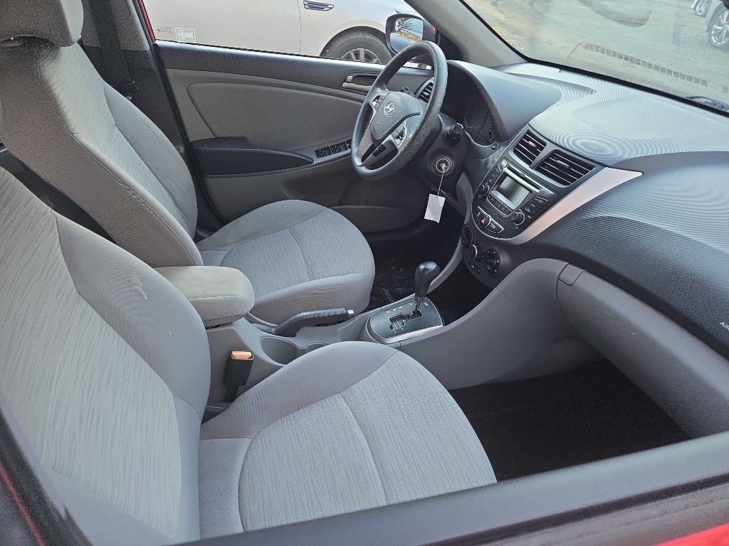 2016 Hyundai Accent Image 5