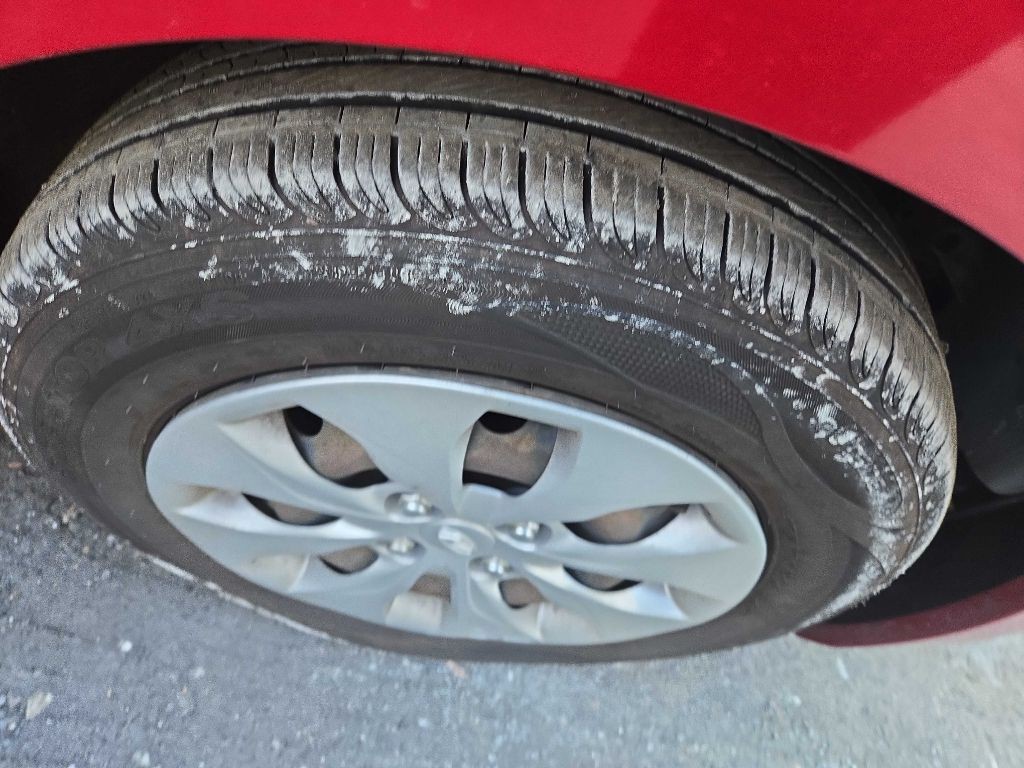 2016 Hyundai Accent Image 4