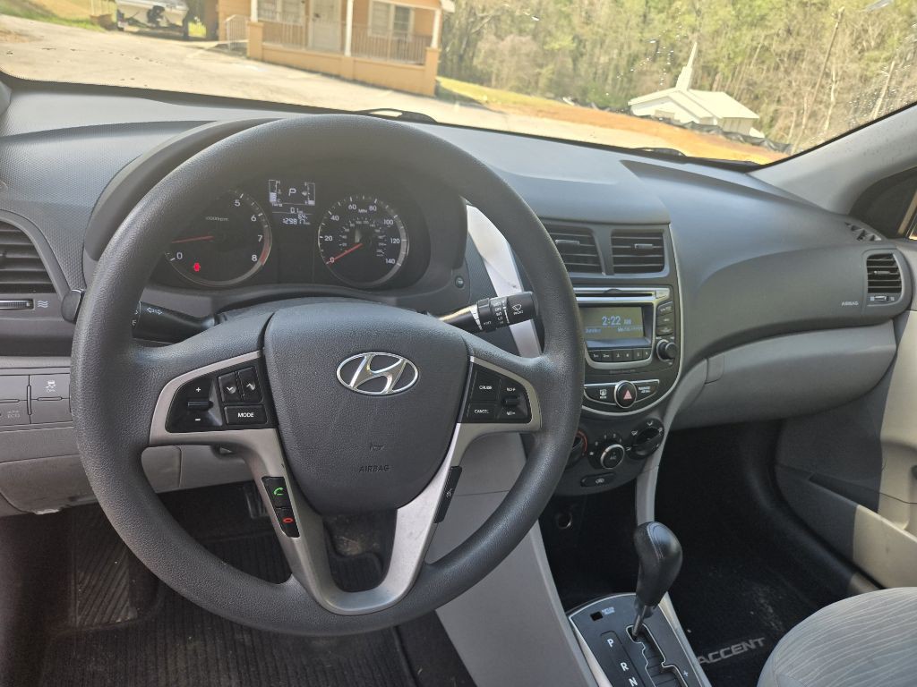 2016 Hyundai Accent Image 14