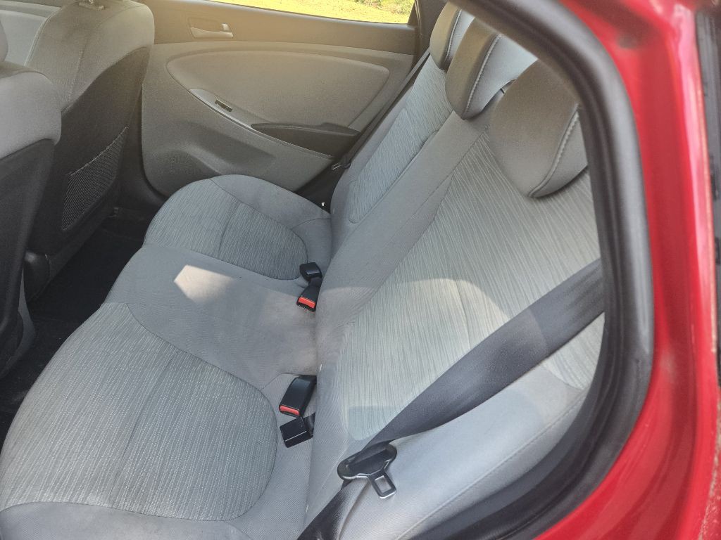 2016 Hyundai Accent Image 17