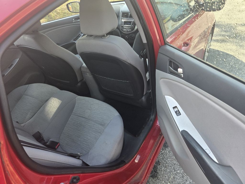 2016 Hyundai Accent Image 20