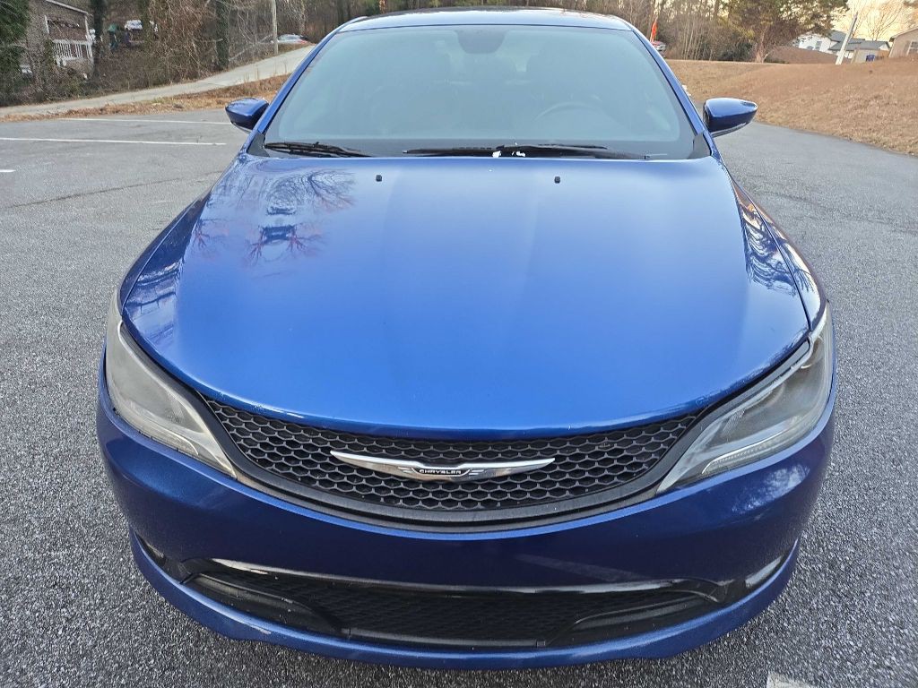 2016 Chrysler 200 Image 2