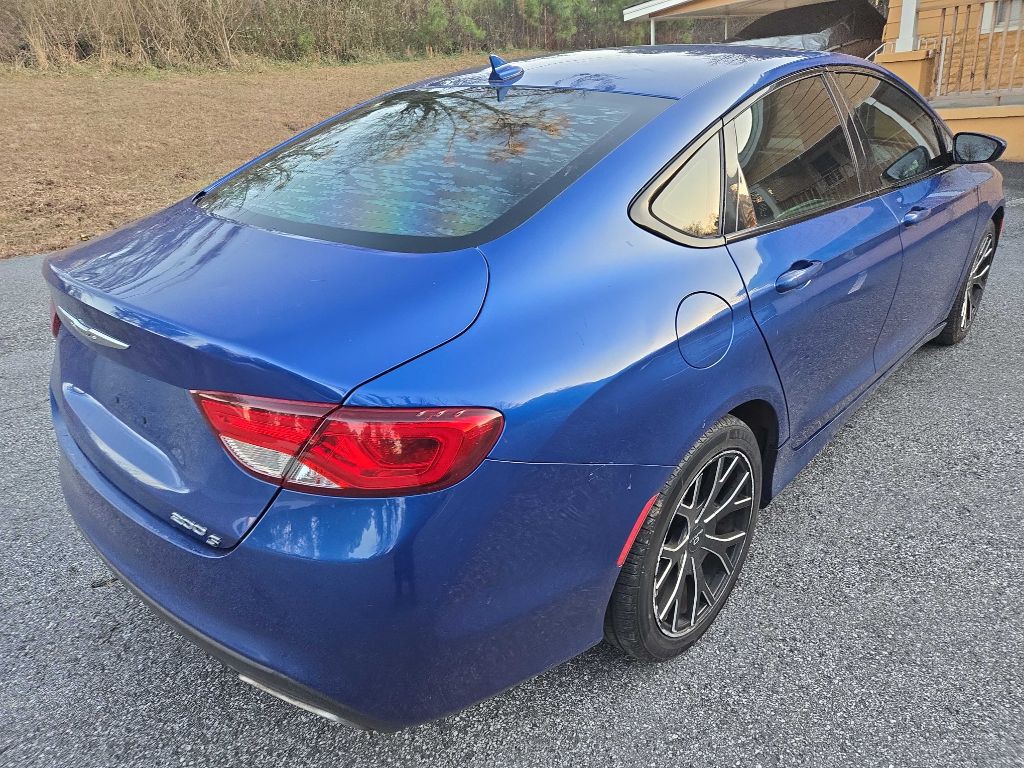 2016 Chrysler 200 Image 13