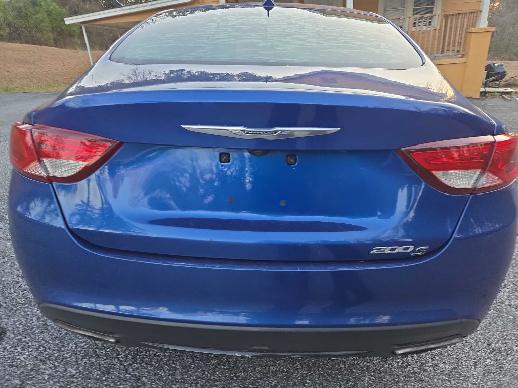 2016 Chrysler 200 Image 16