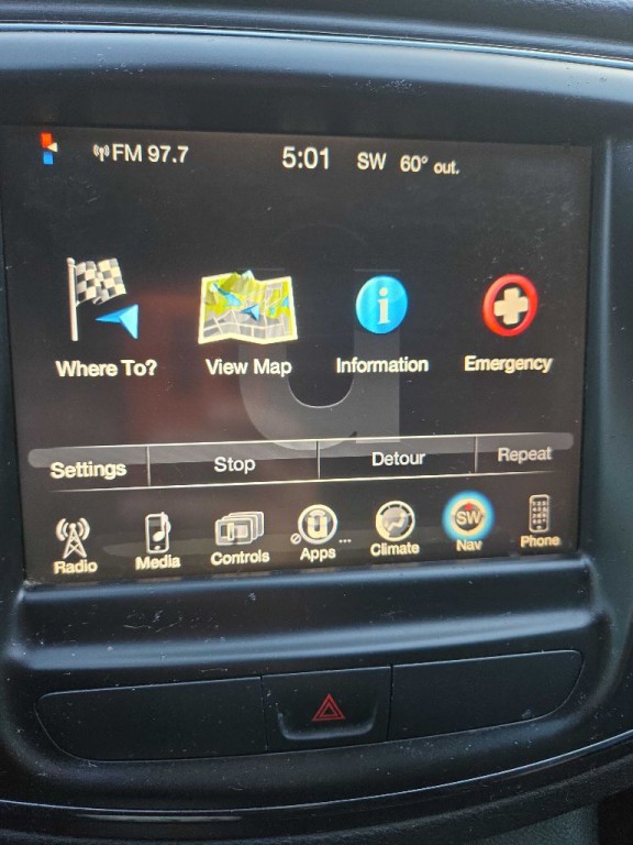 2016 Chrysler 200 Image 27