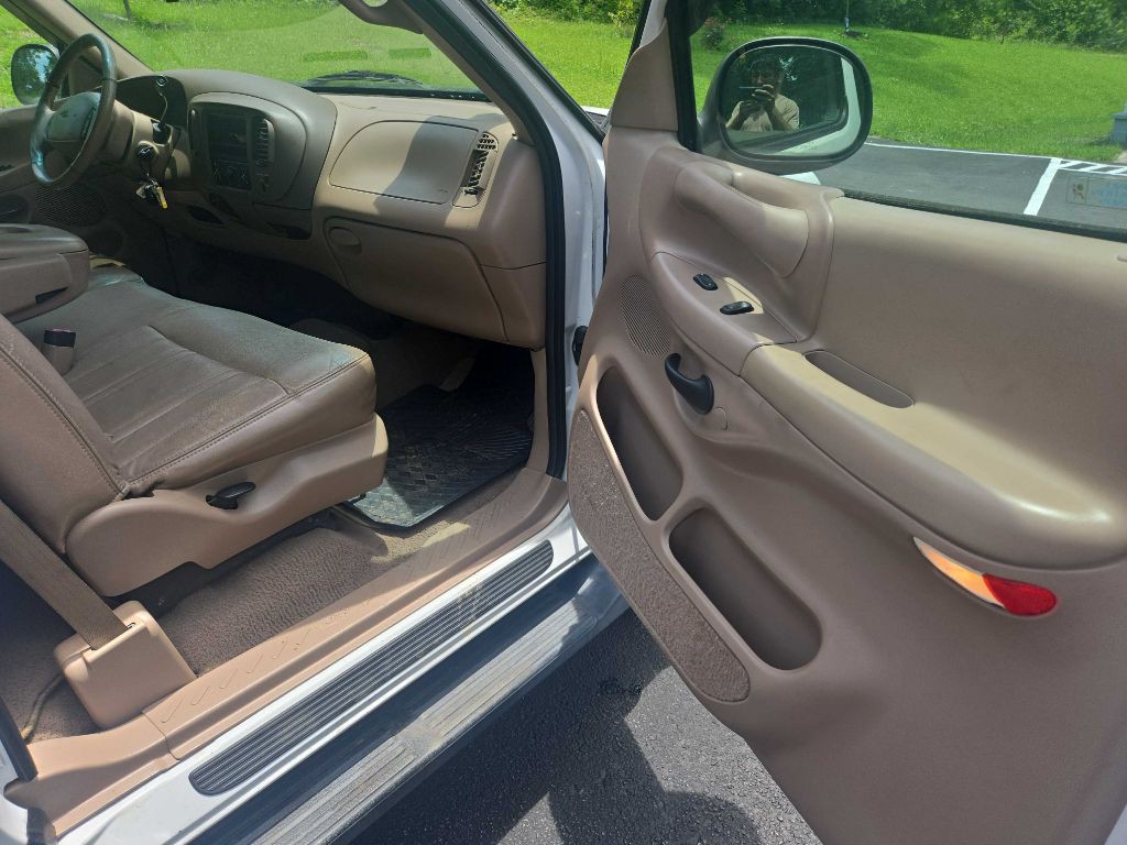 1998 Ford F-150 Image 24