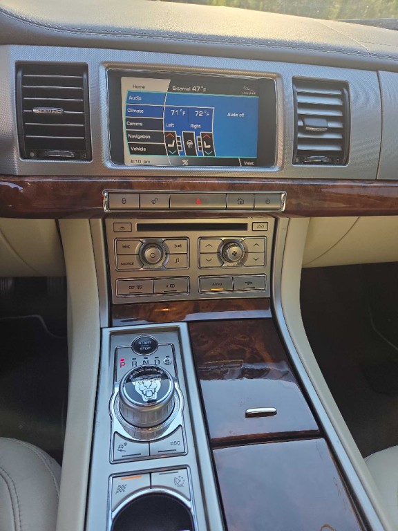 2009 Jaguar XF Image 6