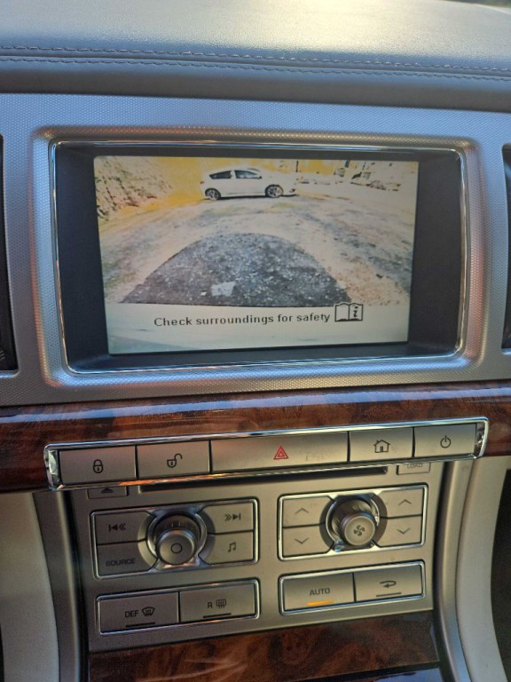 2009 Jaguar XF Image 7